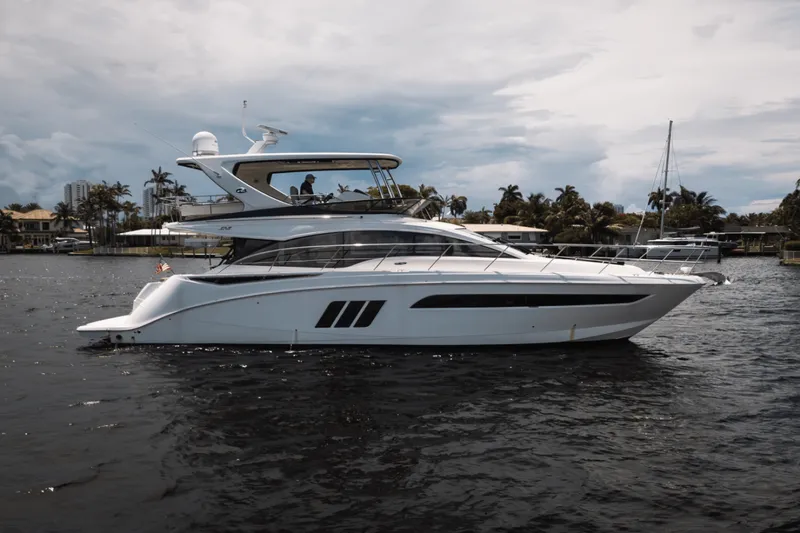 Slide: The Image of Sea Ray 510 FLYBRIDGE 2017 - 4