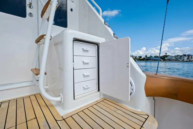Slide: The Image of Viking 56 Convertible 2006 - 39