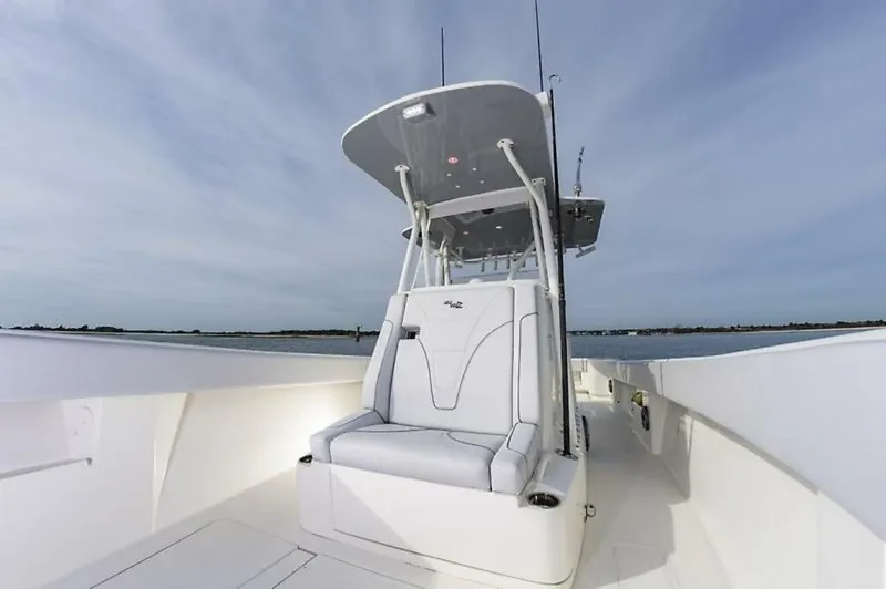 Slide: The Image of SeaVee 322z 2020 - 19