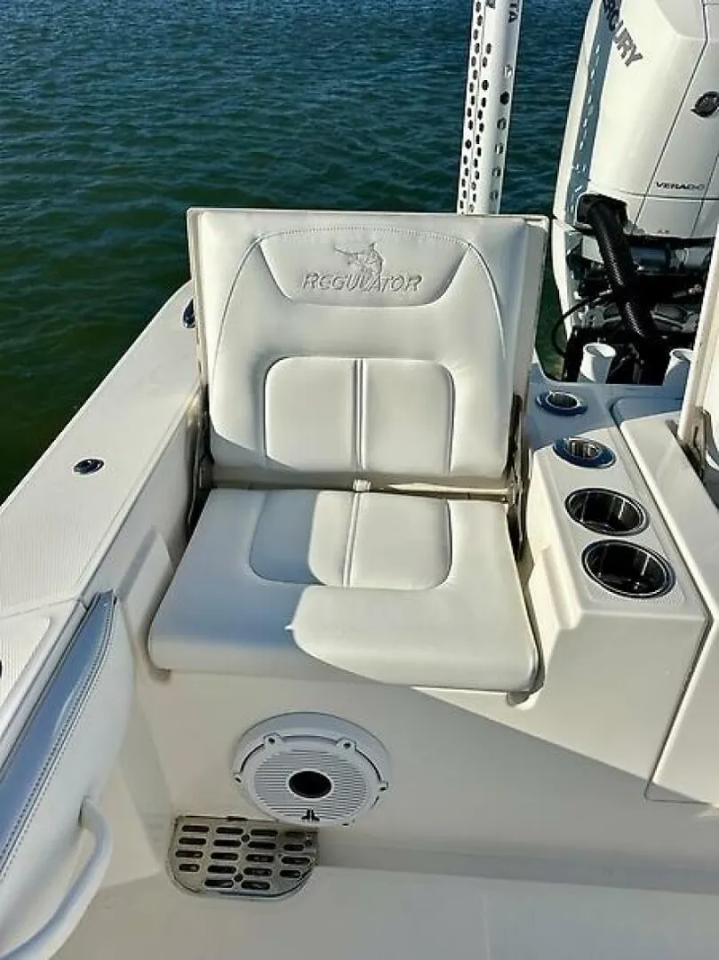 Slide: The Image of Regulator Marine 26XO 2020 - 33