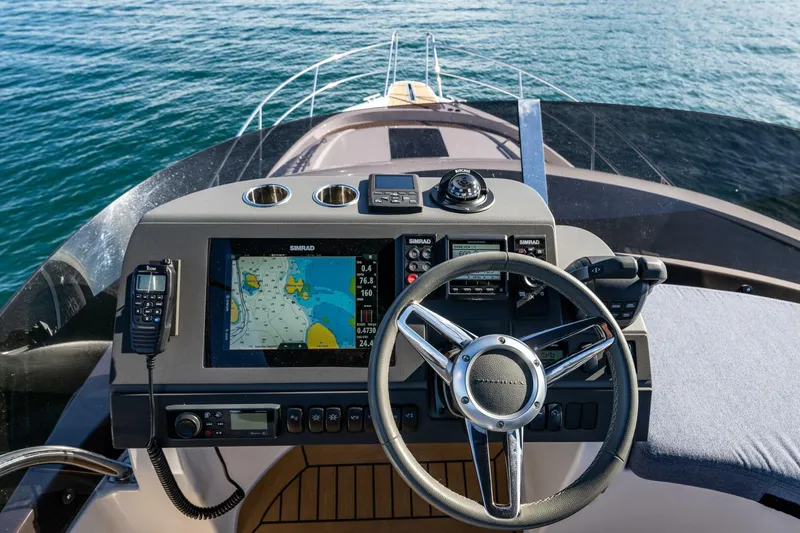 Slide: The Image of Nimbus 405 Flybridge 2023 - 13
