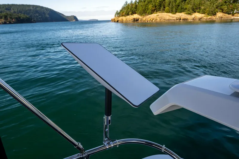 Slide: The Image of Nimbus 405 Flybridge 2023 - 16