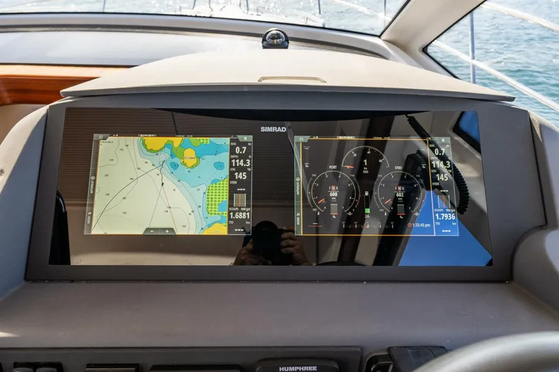 Slide: The Image of Nimbus 405 Flybridge 2023 - 23