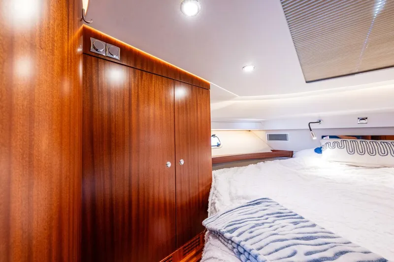 Slide: The Image of Nimbus 405 Flybridge 2023 - 26