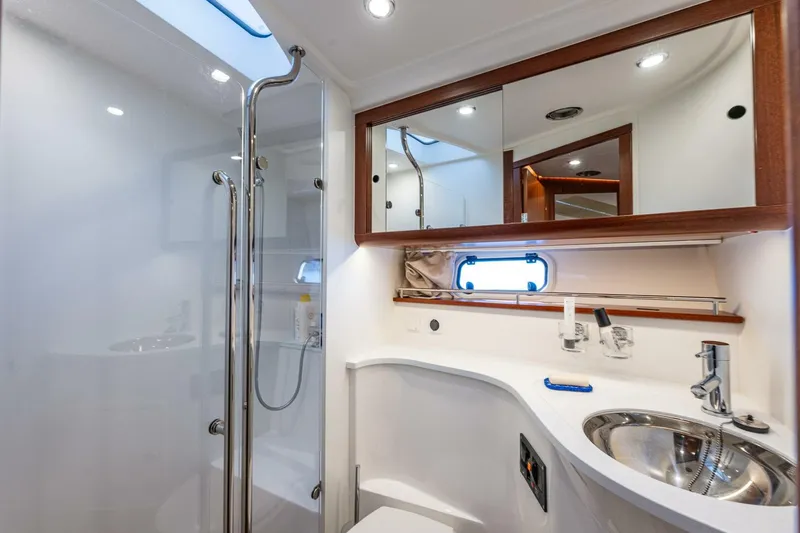Slide: The Image of Nimbus 405 Flybridge 2023 - 28