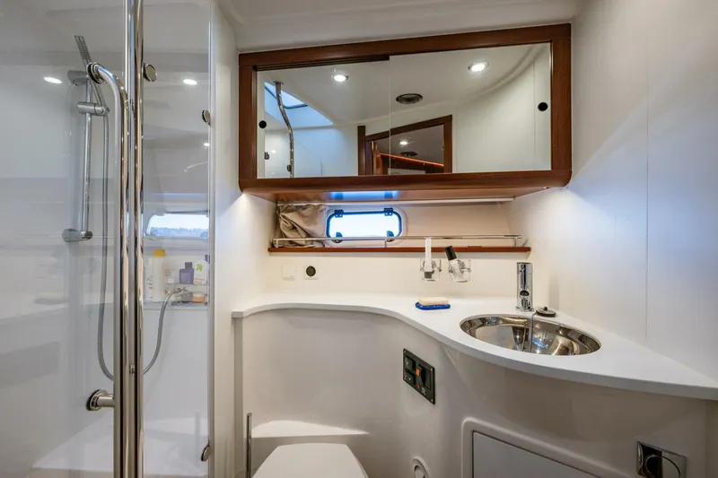 Slide: The Image of Nimbus 405 Flybridge 2023 - 29