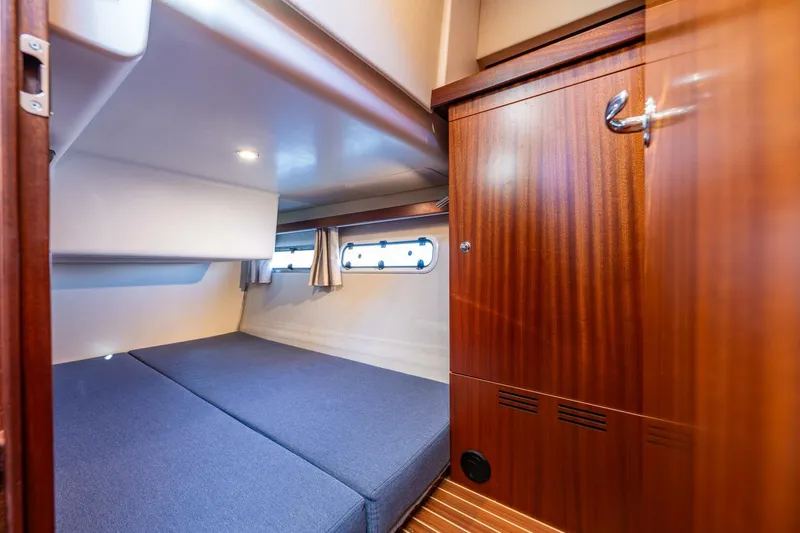 Slide: The Image of Nimbus 405 Flybridge 2023 - 30
