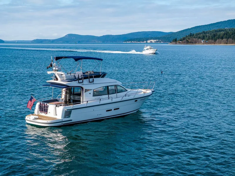 Slide: The Image of Nimbus 405 Flybridge 2023 - 6
