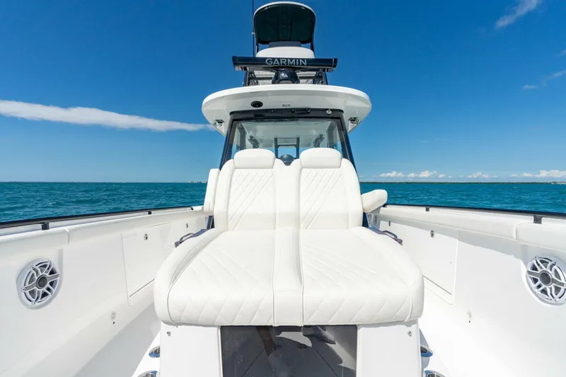 Slide: The Image of Everglades 375 Center Console 2025 - 12