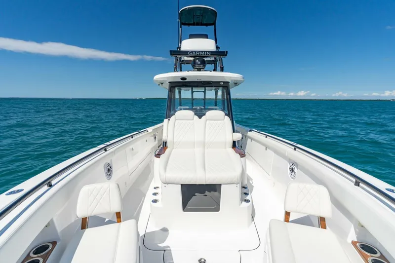 Slide: The Image of Everglades 375 Center Console 2025 - 13