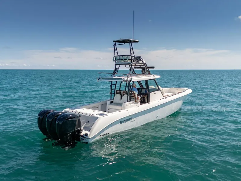Slide: The Image of Everglades 375 Center Console 2025 - 6