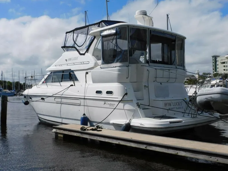 The Image of Cruisers 3750 Motoryacht 2003 - 0