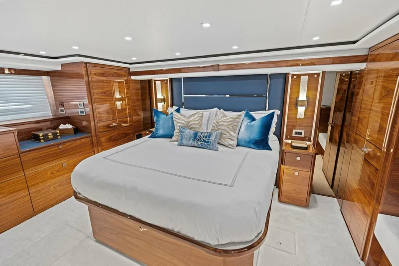 Slide: The Image of Viking 82 Convertible 2026 - 37