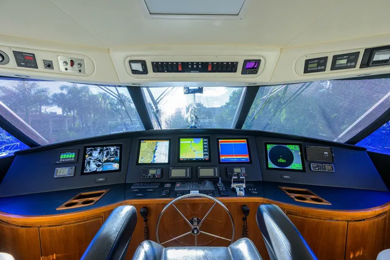Slide: The Image of Viking 76 Enclosed Bridge 2014 - 50