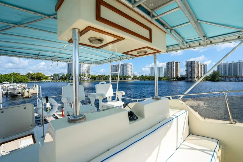 Slide: The Image of Hatteras 53 Yacht Fisherman 1978 - 21
