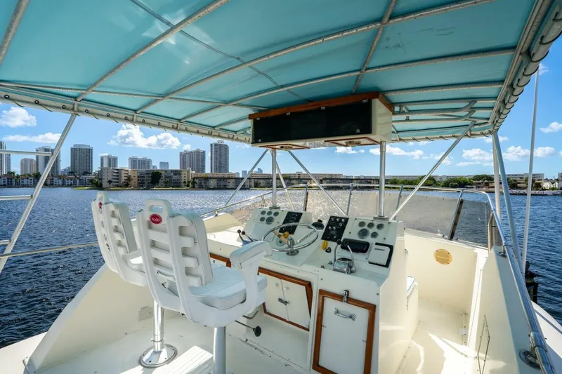 Slide: The Image of Hatteras 53 Yacht Fisherman 1978 - 22