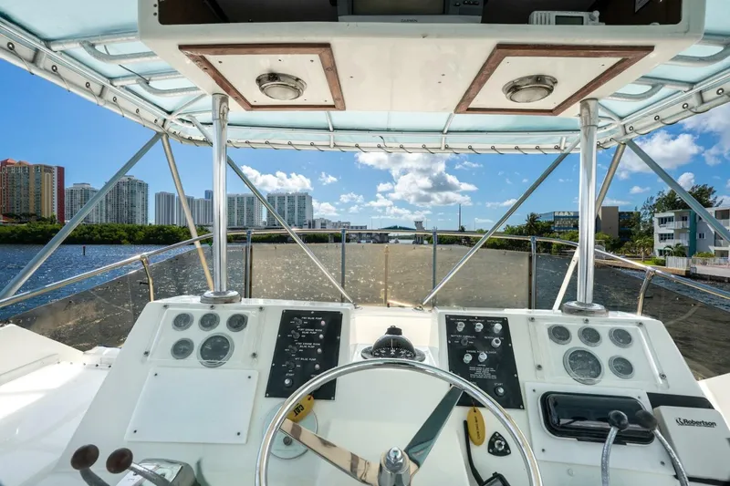 Slide: The Image of Hatteras 53 Yacht Fisherman 1978 - 23