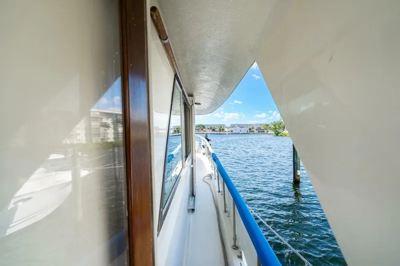 Slide: The Image of Hatteras 53 Yacht Fisherman 1978 - 24
