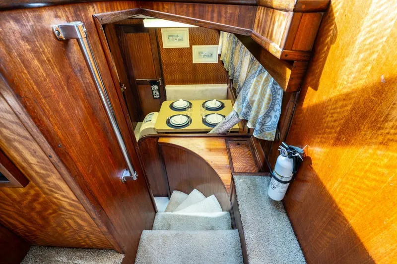 Slide: The Image of Hatteras 53 Yacht Fisherman 1978 - 44
