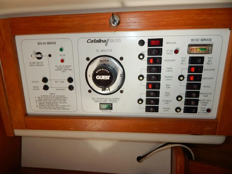 Slide: The Image of Catalina 28 Mk II 1997 - 15