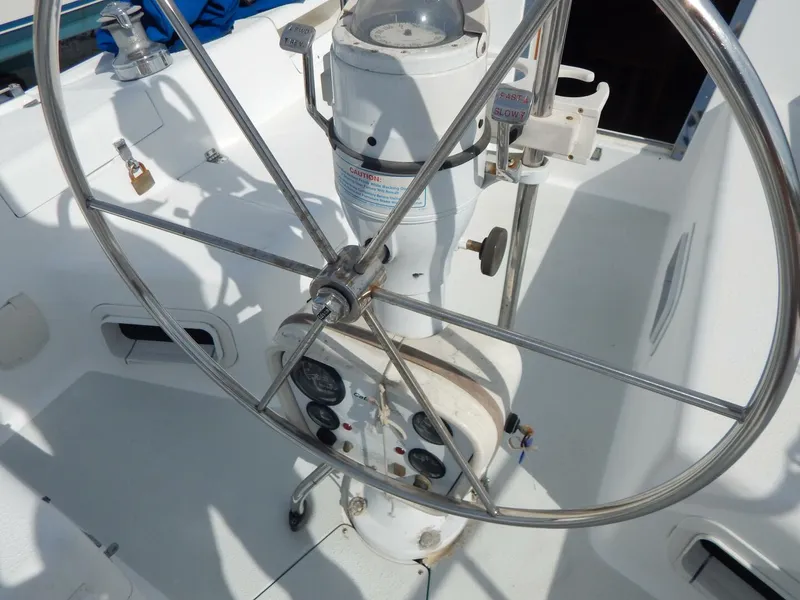 Slide: The Image of Catalina 28 Mk II 1997 - 20