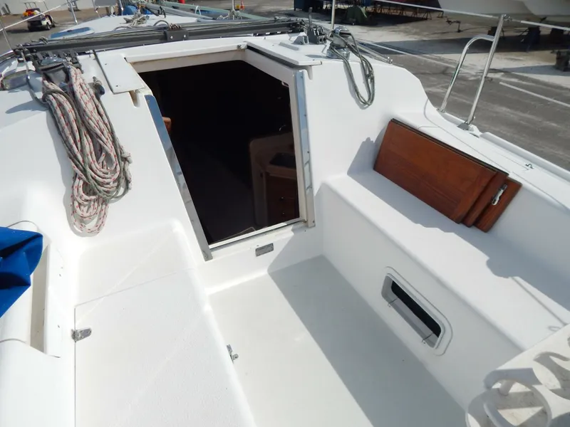 Slide: The Image of Catalina 28 Mk II 1997 - 3