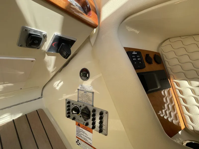 Slide: The Image of Chris-Craft Launch 28 GT 2020 - 13