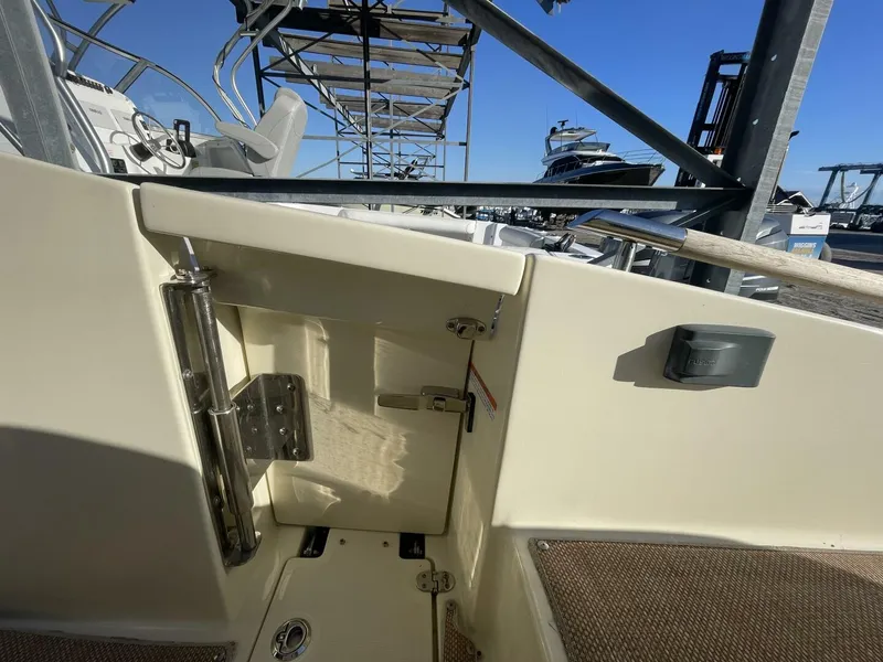 Slide: The Image of Chris-Craft Launch 28 GT 2020 - 6