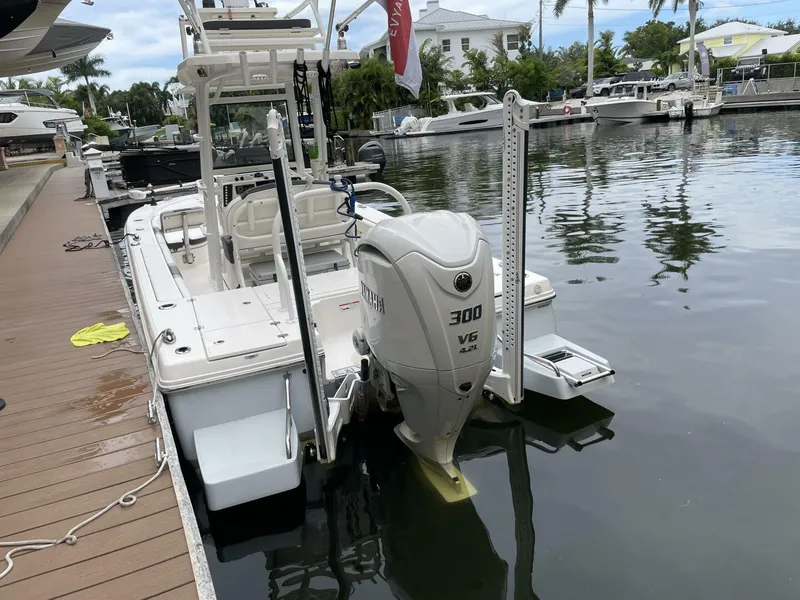 Slide: The Image of Robalo Cayman 246 SD 2022 - 14