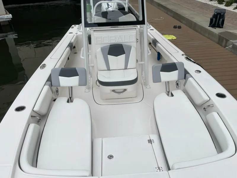 Slide: The Image of Robalo Cayman 246 SD 2022 - 17