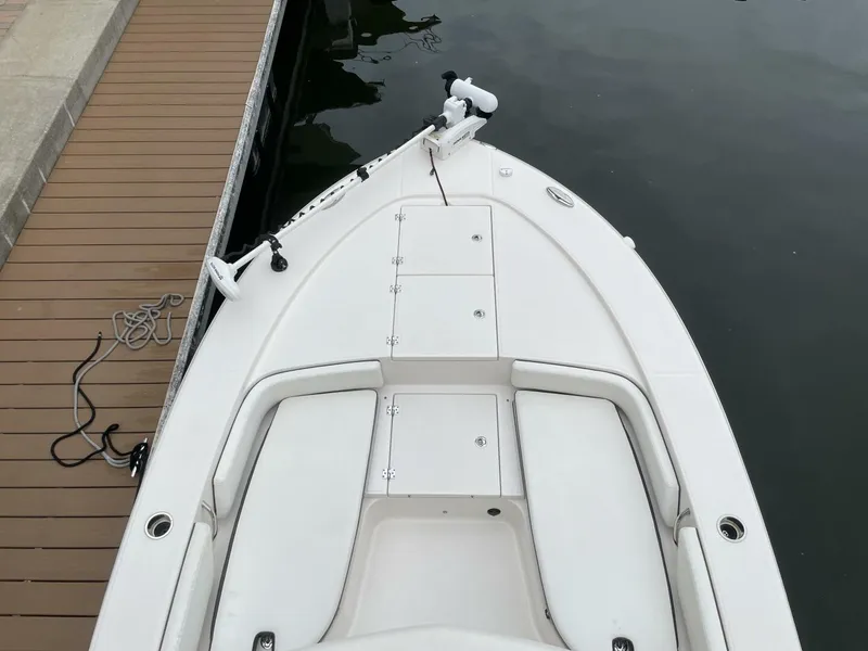 Slide: The Image of Robalo Cayman 246 SD 2022 - 18