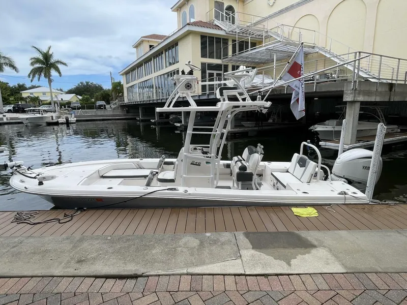 Slide: The Image of Robalo Cayman 246 SD 2022 - 5