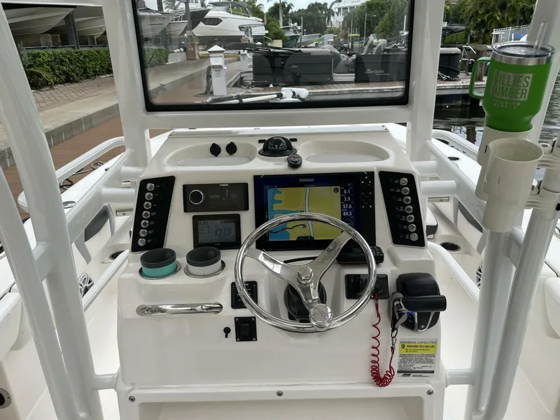 Slide: The Image of Robalo Cayman 246 SD 2022 - 8