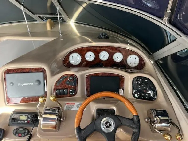 Slide: The Image of Sea Ray 320 Sundancer 2005 - 14