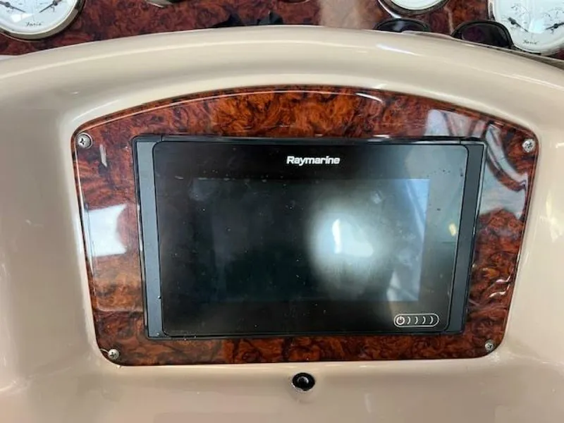 Slide: The Image of Sea Ray 320 Sundancer 2005 - 15