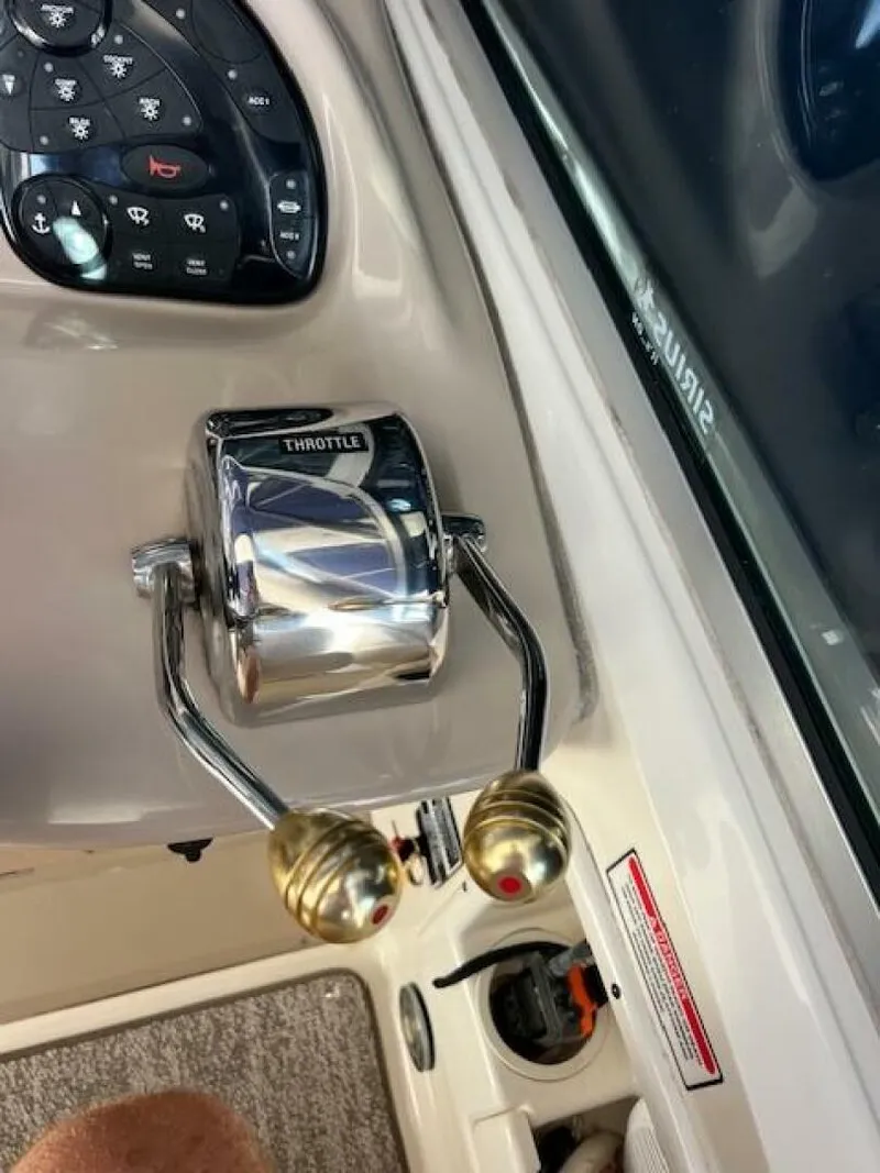 Slide: The Image of Sea Ray 320 Sundancer 2005 - 16
