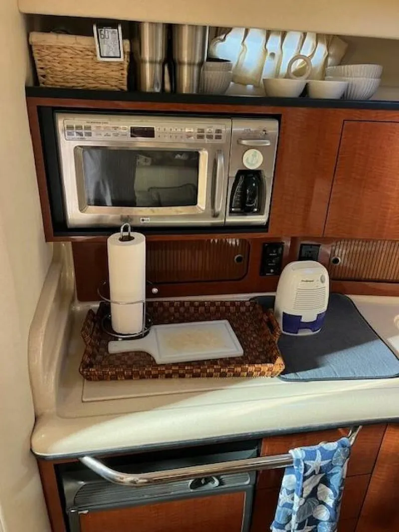 Slide: The Image of Sea Ray 320 Sundancer 2005 - 24