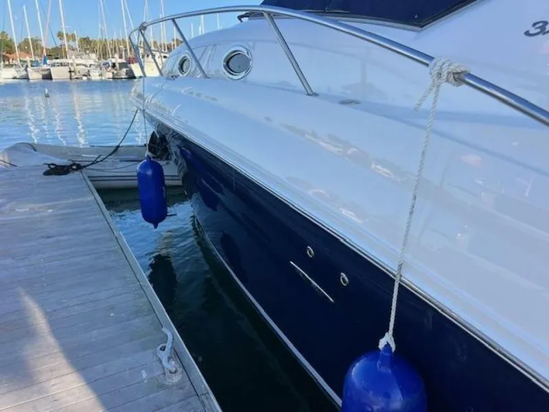 Slide: The Image of Sea Ray 320 Sundancer 2005 - 7