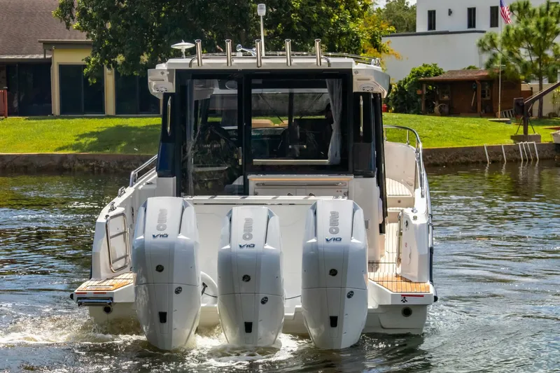 Slide: The Image of Wellcraft 38 Explorer 2025 - 10