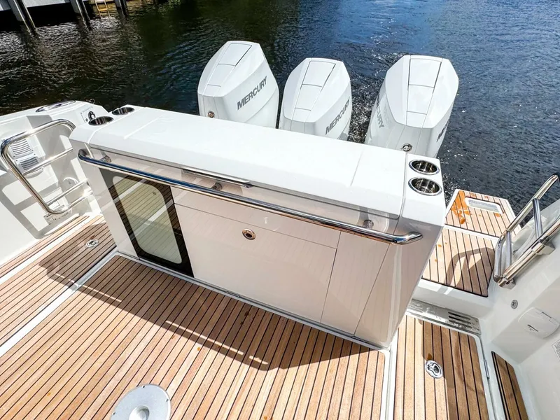 Slide: The Image of Wellcraft 38 Explorer 2025 - 12