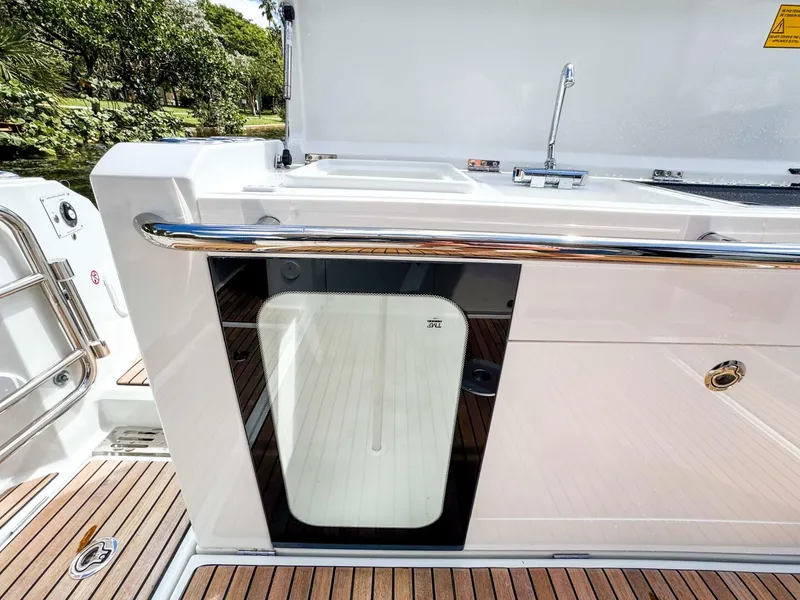 Slide: The Image of Wellcraft 38 Explorer 2025 - 14