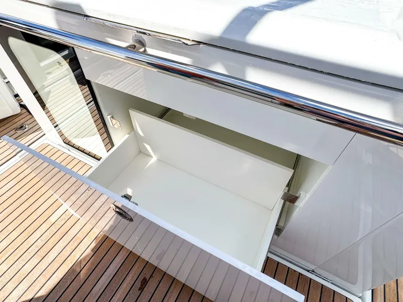 Slide: The Image of Wellcraft 38 Explorer 2025 - 15