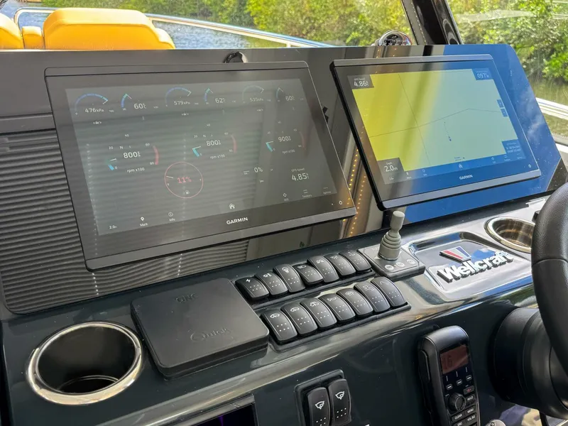 Slide: The Image of Wellcraft 38 Explorer 2025 - 32