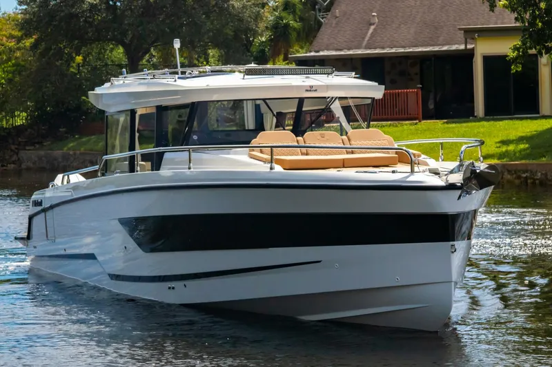 Slide: The Image of Wellcraft 38 Explorer 2025 - 7