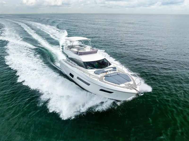 Slide: The Image of Ferretti 800 2018 - 11