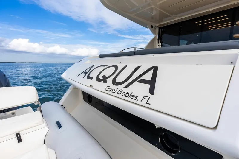 Slide: The Image of Ferretti 800 2018 - 16