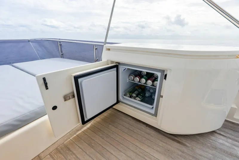 Slide: The Image of Ferretti 800 2018 - 21