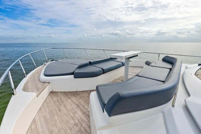 Slide: The Image of Ferretti 800 2018 - 31