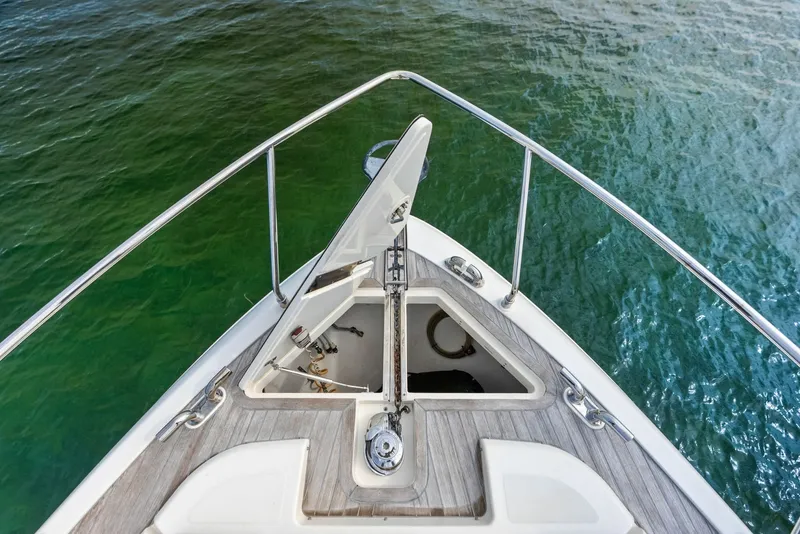 Slide: The Image of Ferretti 800 2018 - 32