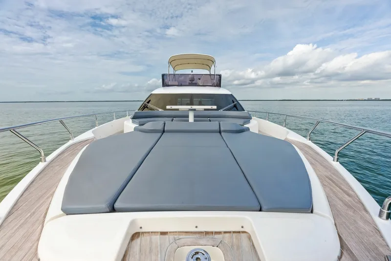 Slide: The Image of Ferretti 800 2018 - 33